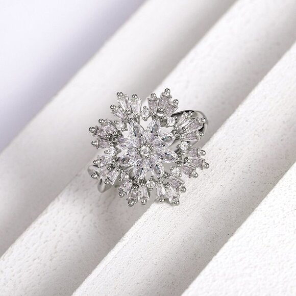 💞Sweet Snowflake Zircon Lovely Dainty Flower Rings For Women, MARR9046 - Picture 1 of 5